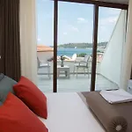Otel Yasemin Özdere
